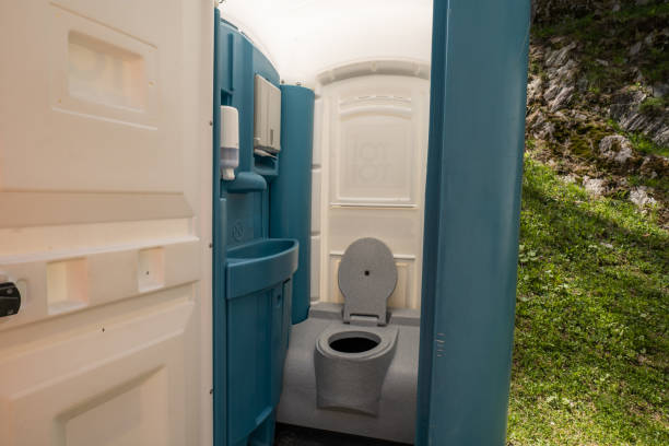 Best Porta potty delivery and setup  in Tracy, CA
